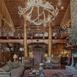 Mountain Construction uses natural elements in a custom home construction.