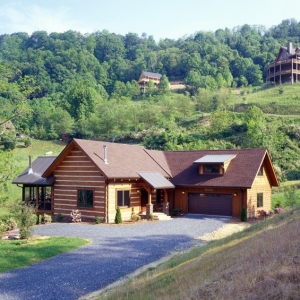 North Carolina Home builder uses Log and Timber Frame design to build custom home