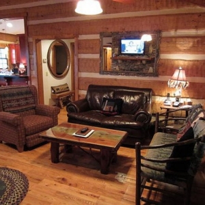 Log Cabin in Valle Crucis near Watauga River