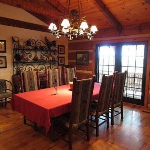 Log Cabin in Valle Crucis near Watauga River