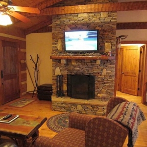 Log Cabin in Valle Crucis near Watauga River