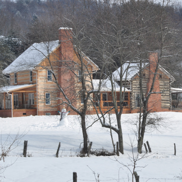 Addition to antique log home in Virginia