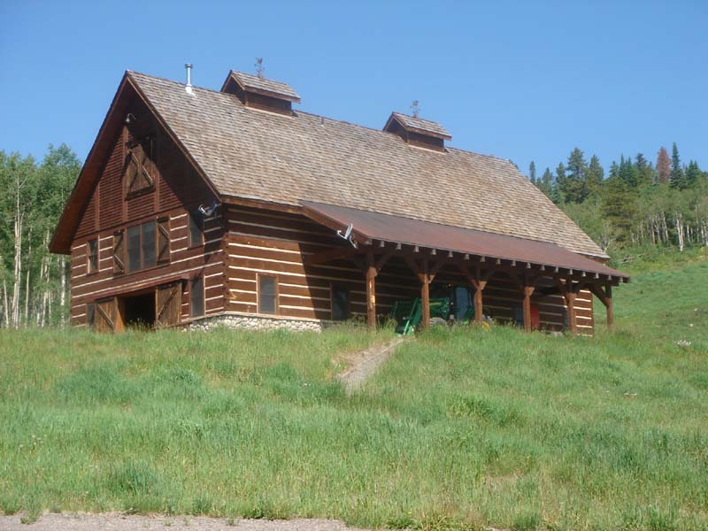 Hearthstone Log and Timber Frame Log Barn Photos